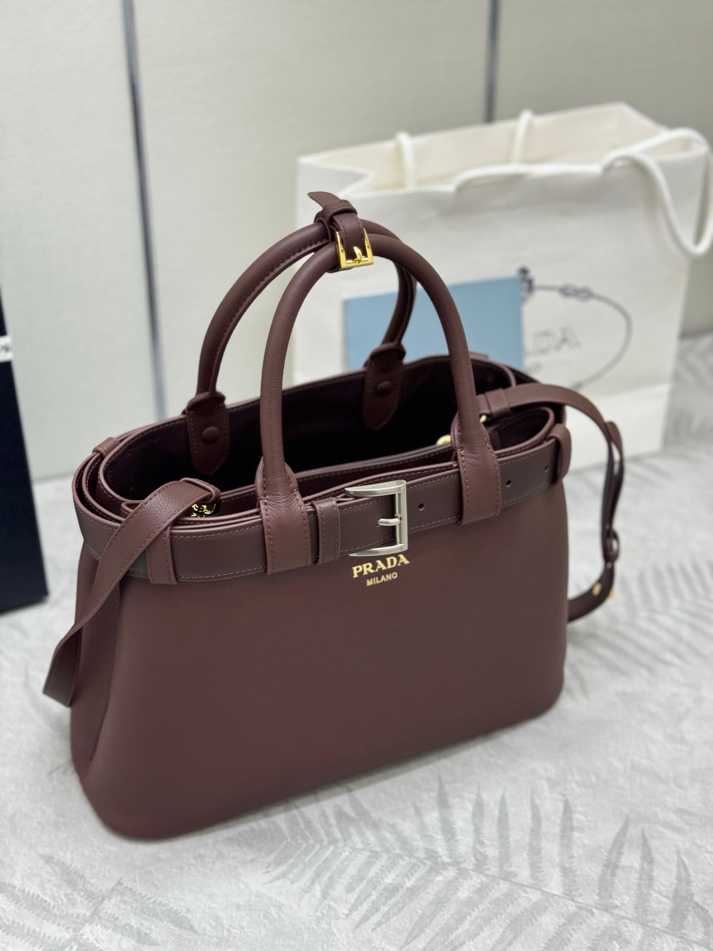 PRADA 25S BUCKLE SMALL HANDBAG 32 IN RICH BROWN CALFSKIN GOLD HARDWRE