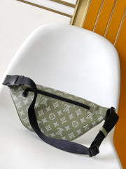 LV 25S DISCOVERY BUMBAG 44 IN OLIVE GREEN MONOGRAM CALFSKIN AND CANVAS