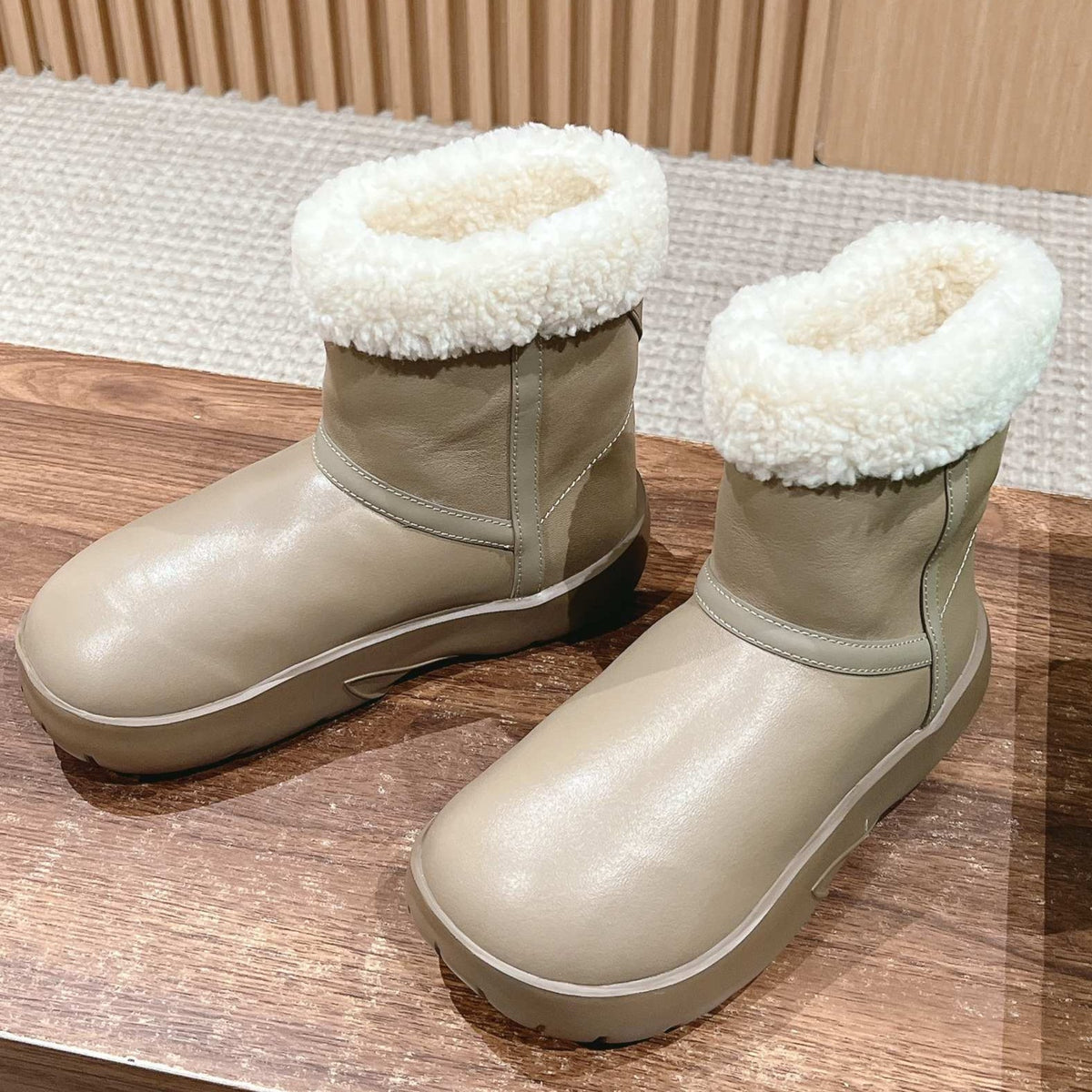 SNAP ANKLE BOOT IN KHAKI BROWN LAMBSKIN AND SHEARLING LINING