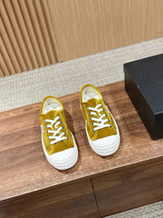 CONVERSE SNEAKER IN DIJON YELLOW VELVET