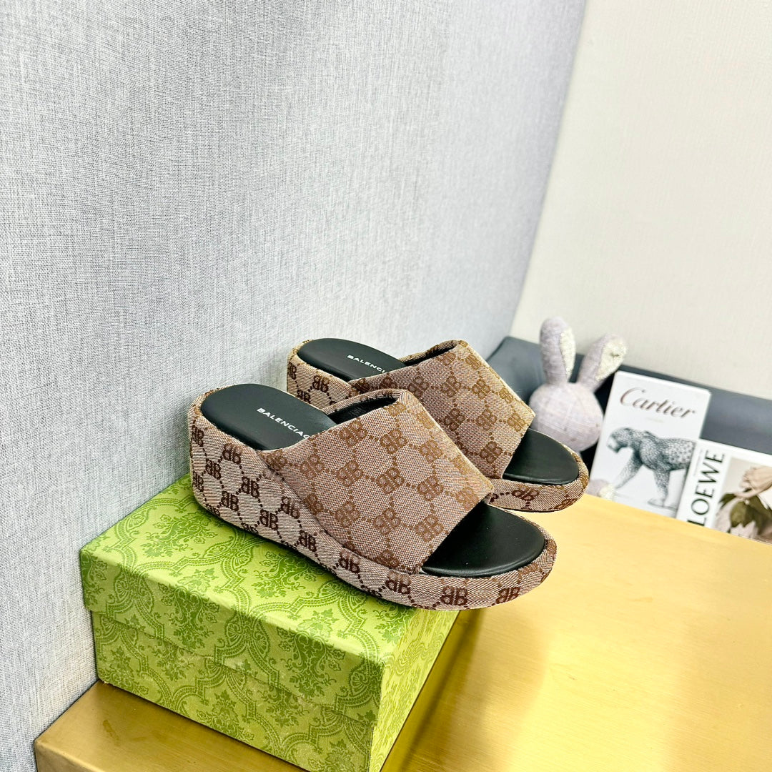 WEDGE SANDALS IN LIGHT BROWN MONOGRAM JACQUARD FABRIC