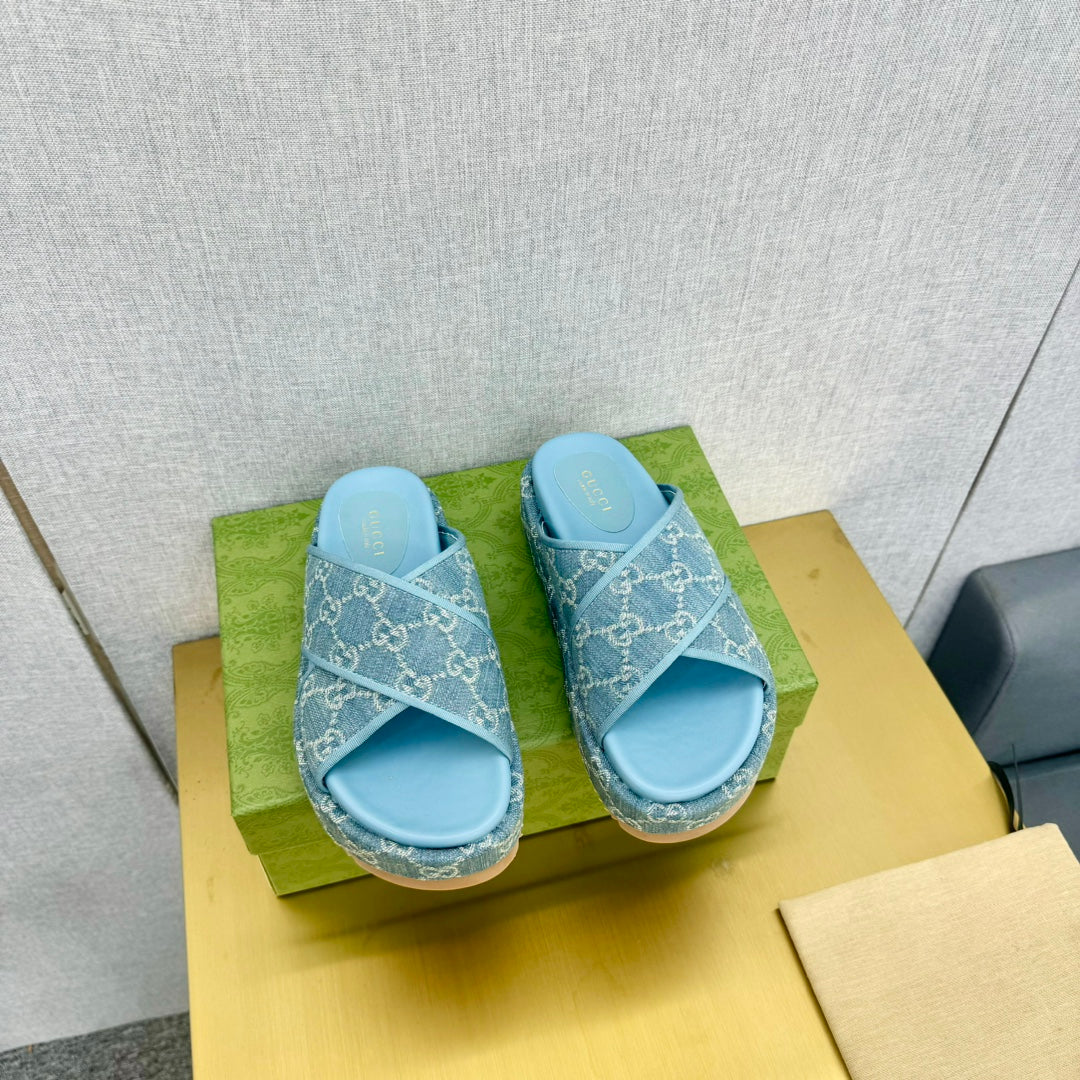 GG SLIDE SANDAL SKY CANVAS CROSS STRAPS