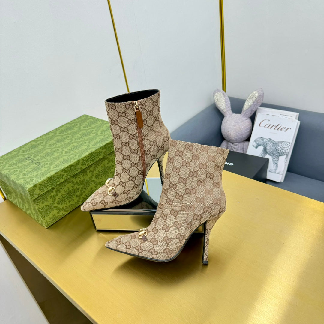 GG HORSEBIT ANKLE BOOT IN TAN BEIGE MONOGRAM CANVAS