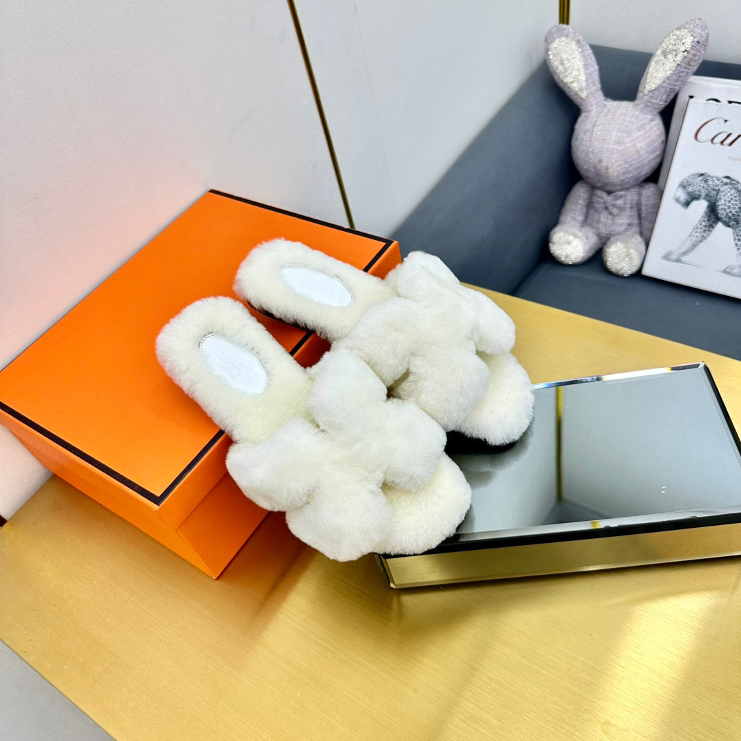 0RAN SHEARLING SANDALS WHITE