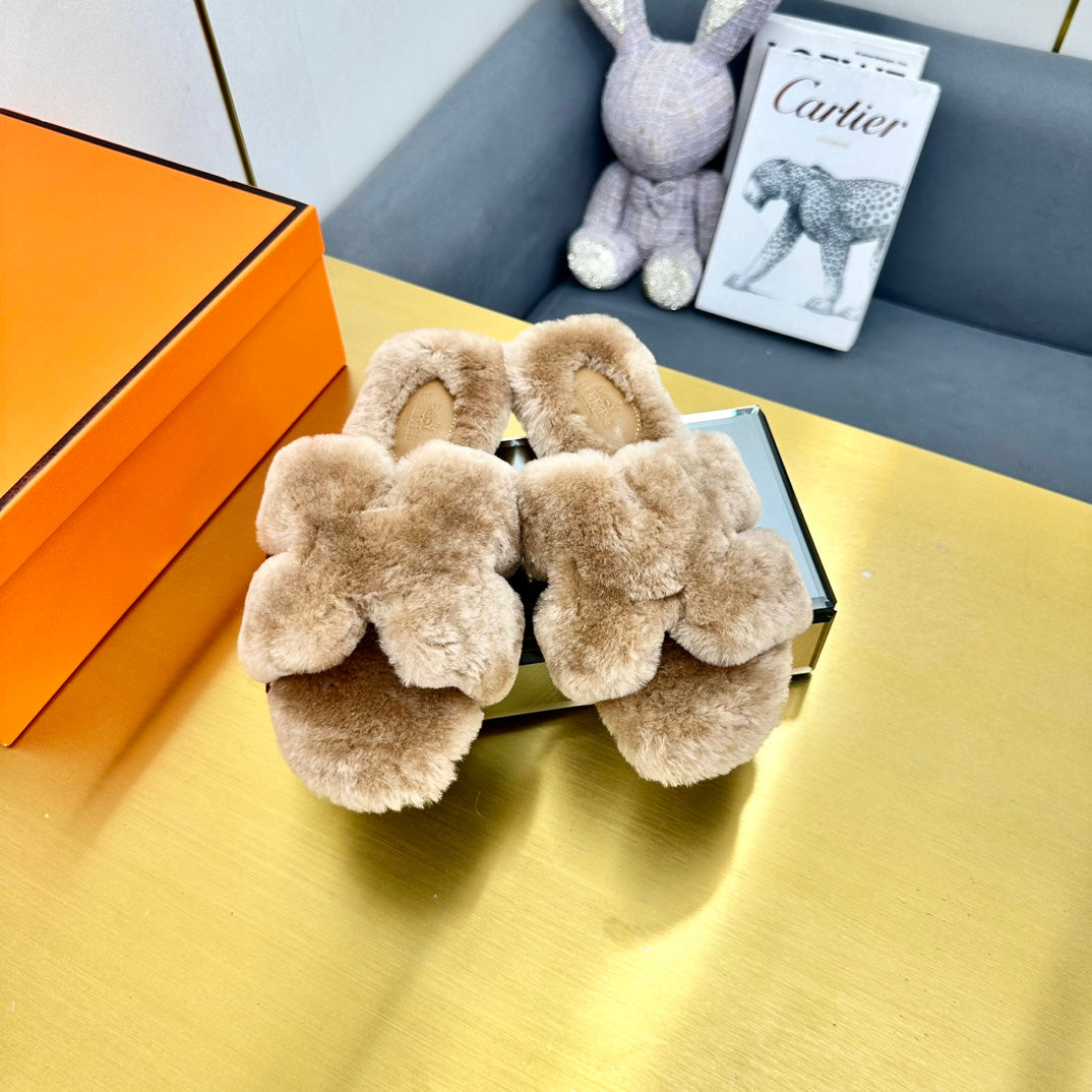 ORAN SHEARLING SANDALS LIGHT BROWN
