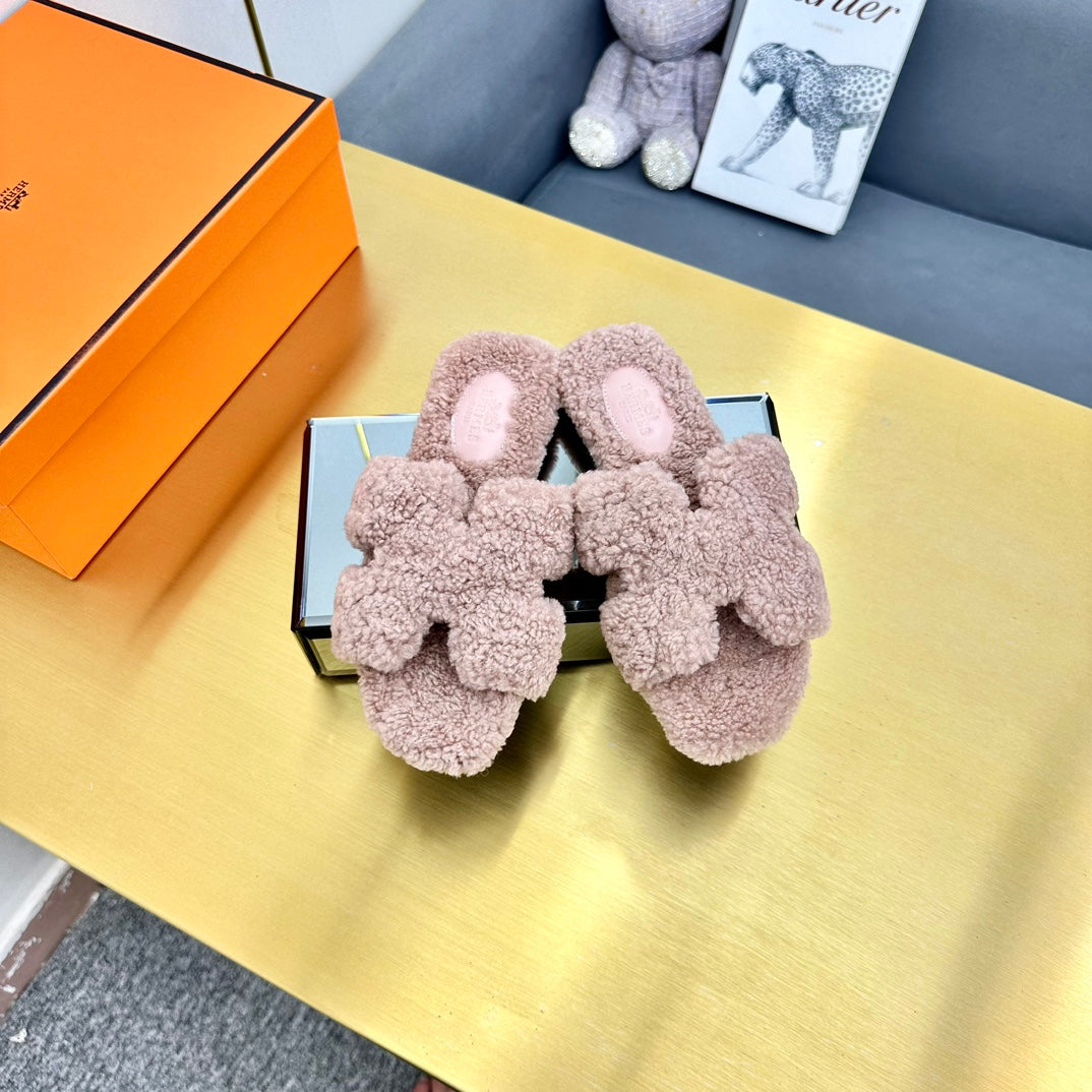 ORAN SHEARLING SANDALS DUSTY PINK
