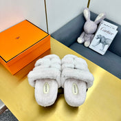 CHYPRE SANDAL IN WHITE SHEARLING