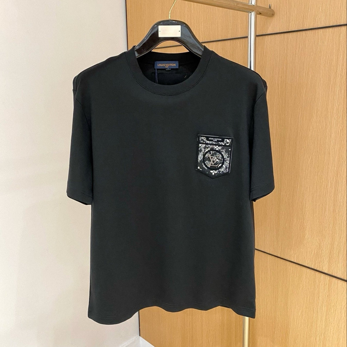 LV BLACK COTTON T-SHIRT 239594