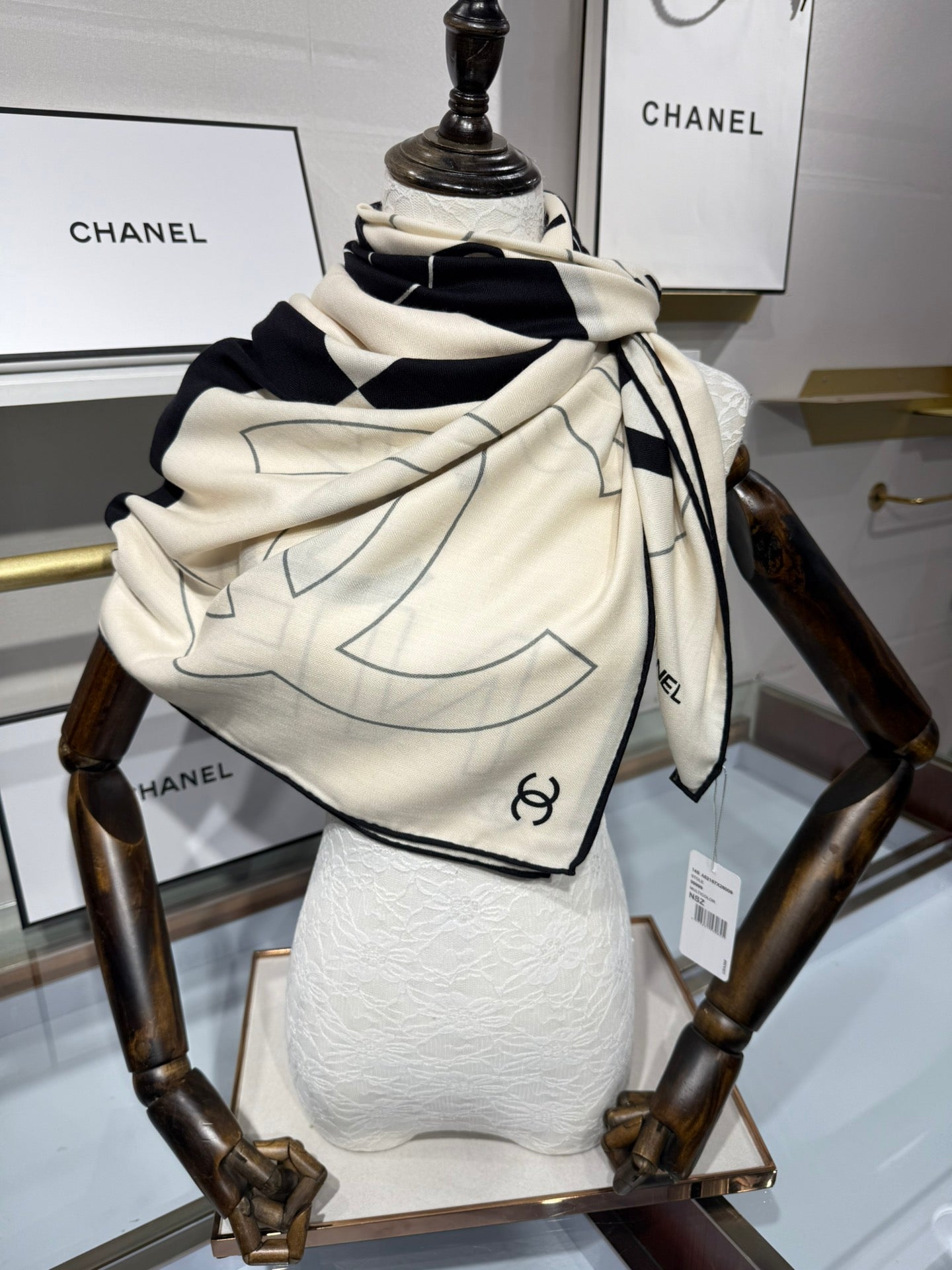 CHANEL 25S SCARF 140 IN SILK 732177
