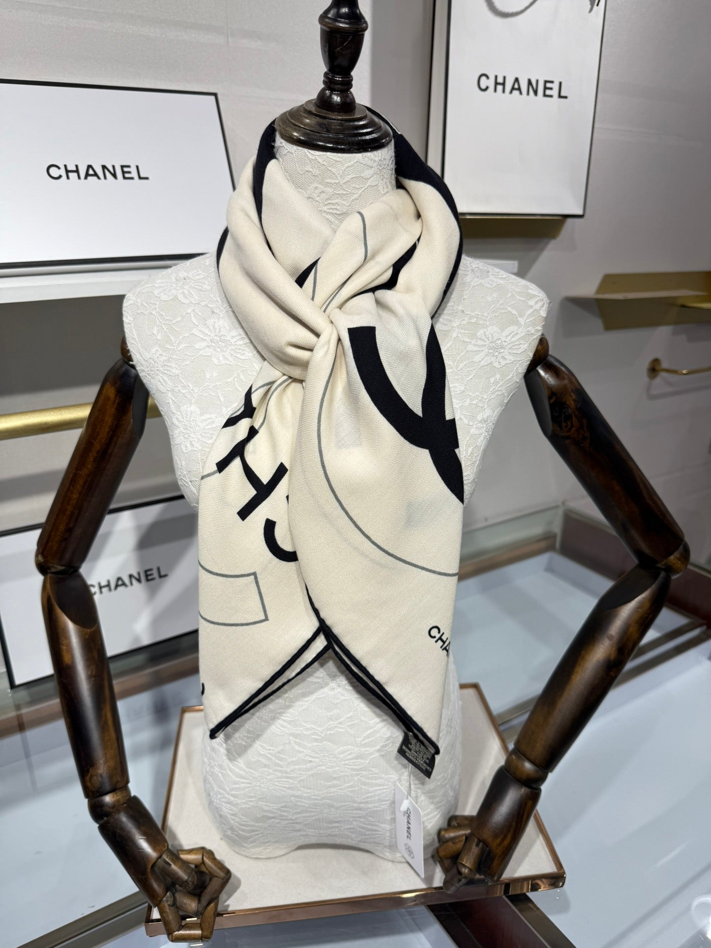 CHANEL 25S SCARF 140 IN SILK 732177