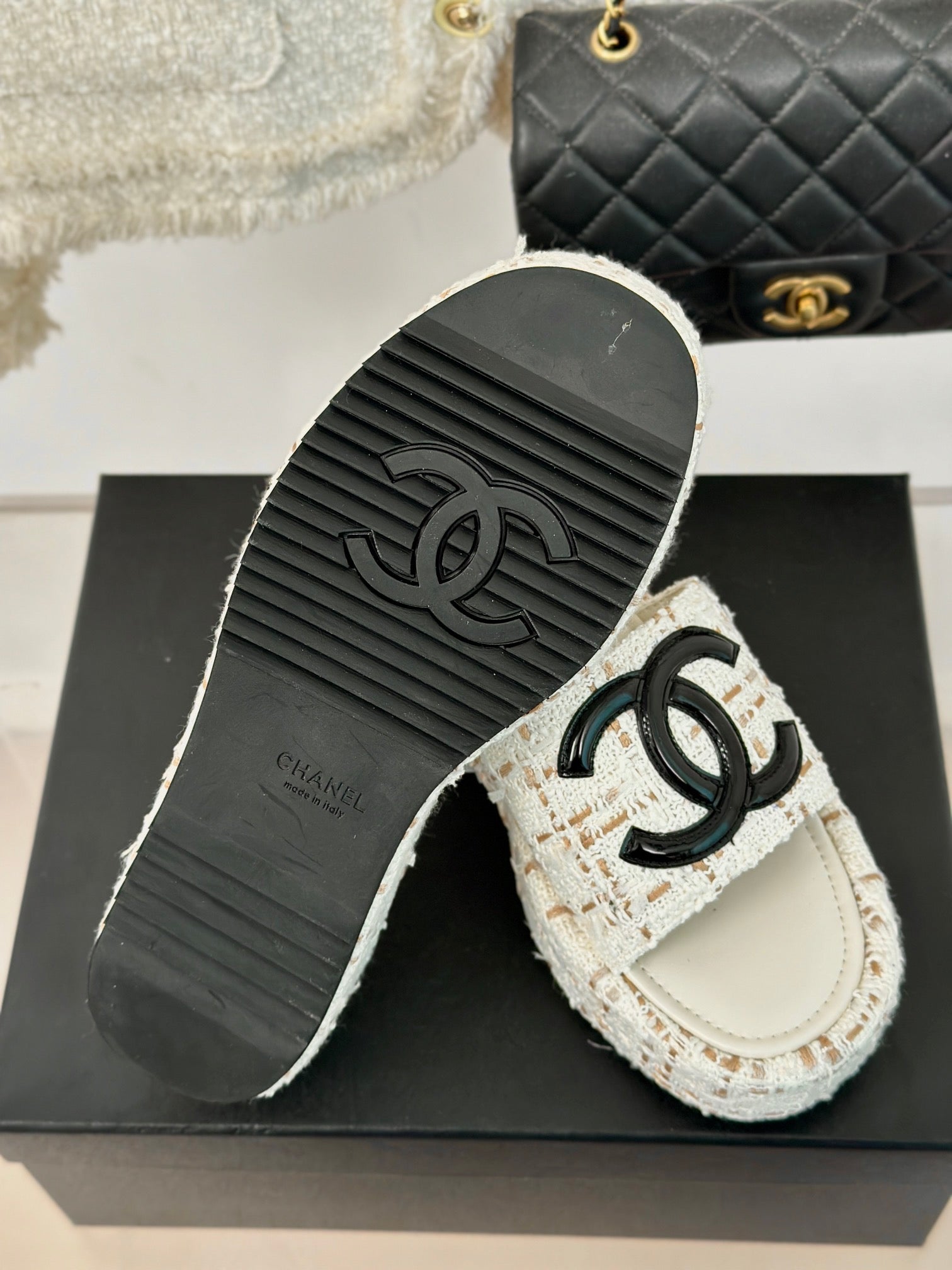 CLASSIC SLIPPERS THICK SOLE IN WHITE MIX BROWN TWEED