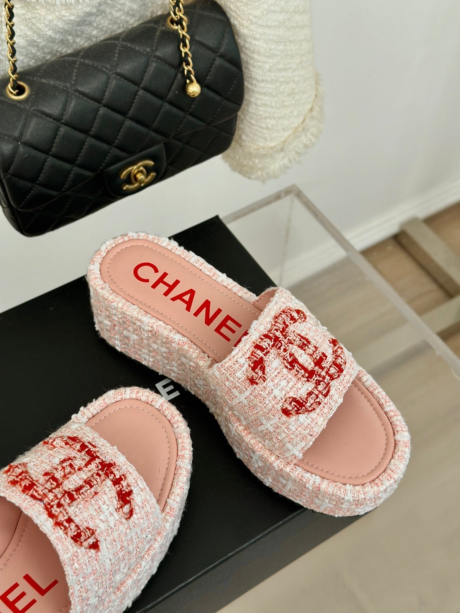 CLASSIC SLIPPERS THICK SOLE IN LIGHT PINK TWEED