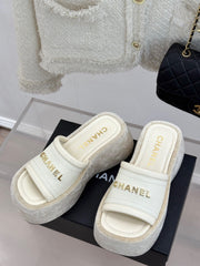 PLATFORM SLIPPERS IN WHITE LAMBSKIN