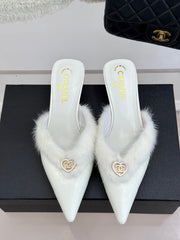 RABBIT FUR POINTED-TOE MULE IN WHITE LAMBSKIN