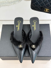RABBIT FUR POINTED-TOE MULE IN BLACK LAMBSKIN