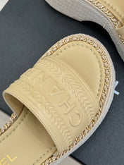 THICK SOLE WEDGE SLIPPERS IN BISQUE BEIGE CALFSKIN