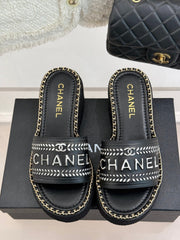 THICK SOLE WEDGE SLIPPERS IN BLACK MIX WHITE CALFSKIN