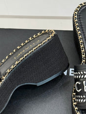 THICK SOLE WEDGE SLIPPERS IN BLACK MIX WHITE CALFSKIN