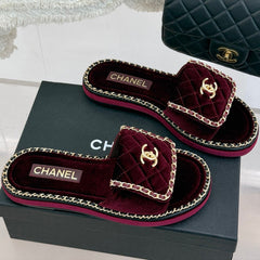 FLAT CHAIN HEART SLIPPER IN PLUM PURPLE VELVET