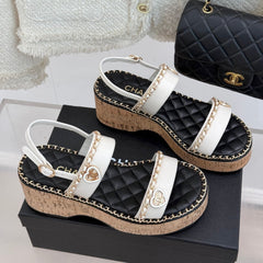 THICK-SOLED CHAIN HEART SANDAL IN WHITE LAMBSKIN