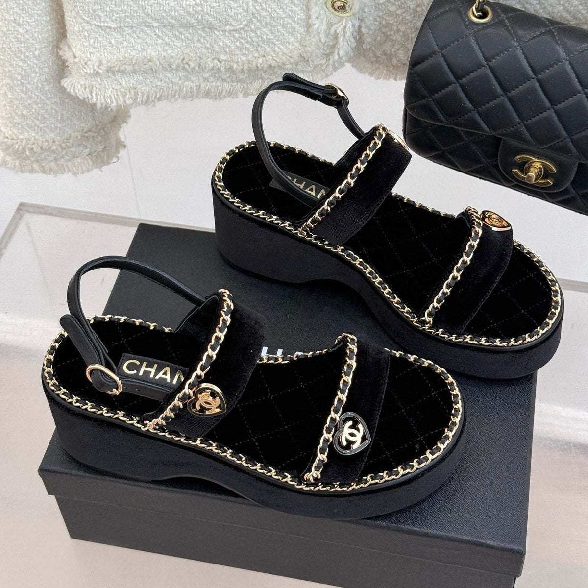 THICK-SOLED CHAIN HEART SANDAL IN BLACK VELVET