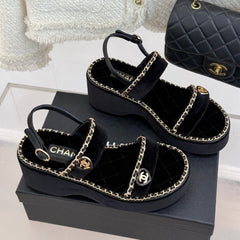 THICK-SOLED CHAIN HEART SANDAL IN BLACK VELVET