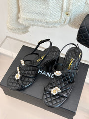 HIGH HEELS SANDAL IN BLACK LAMBSKIN PEARL FLOWERS