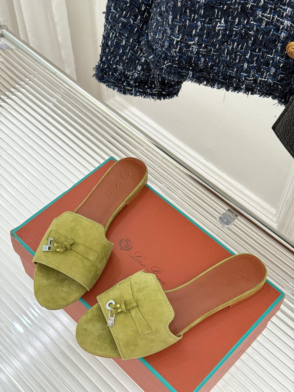 FLAT SANDALS IN MOSS YELLOW SUEDE AND LAMBSKIN