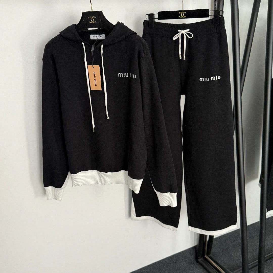 MIUMIU KNIT TOP AND STRAIGHT-LEG PANTS SET STYLE 218