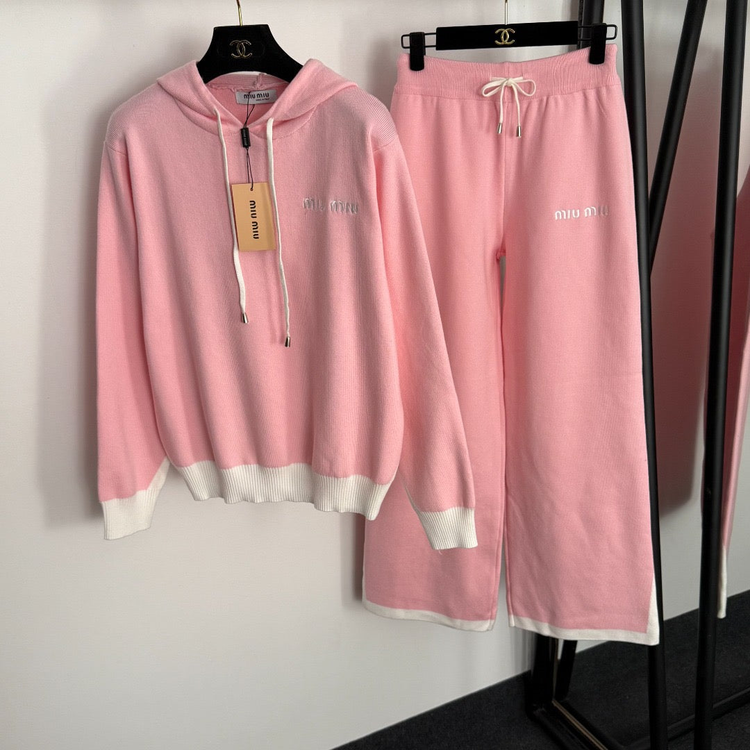 MIUMIU KNIT TOP AND STRAIGHT-LEG PANTS SET STYLE 220