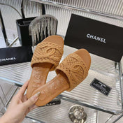 SLIPPERS CARAMEL BROWN SHEEPSKIN