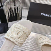 SLIPPERS WHITE SHEEPSKIN