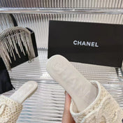 SLIPPERS WHITE SHEEPSKIN