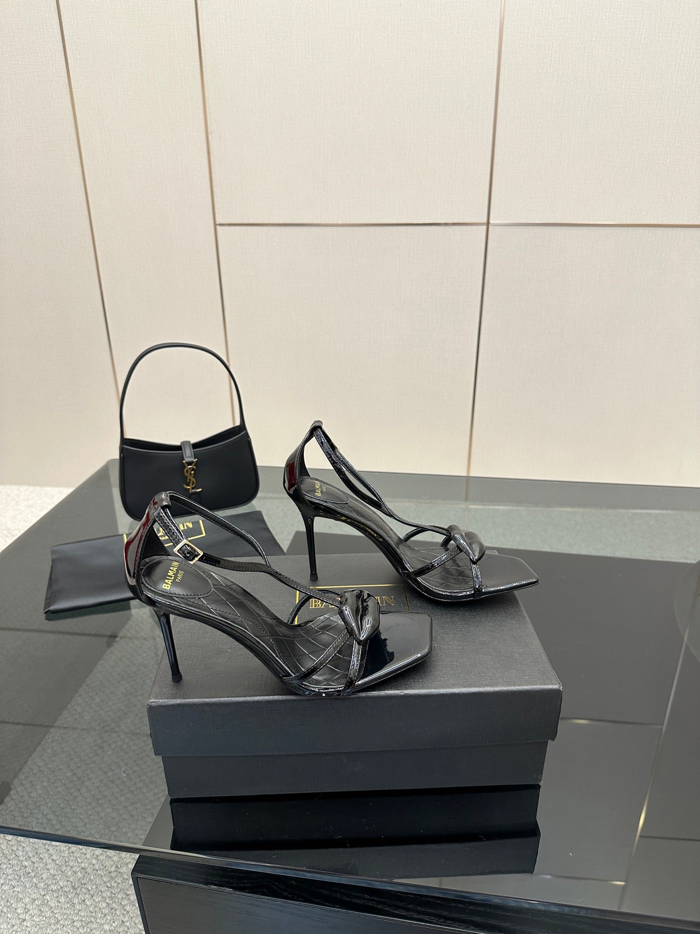 BALMAIN 25S LIPS SANDALS 10 IN BLACK CALFSKIN