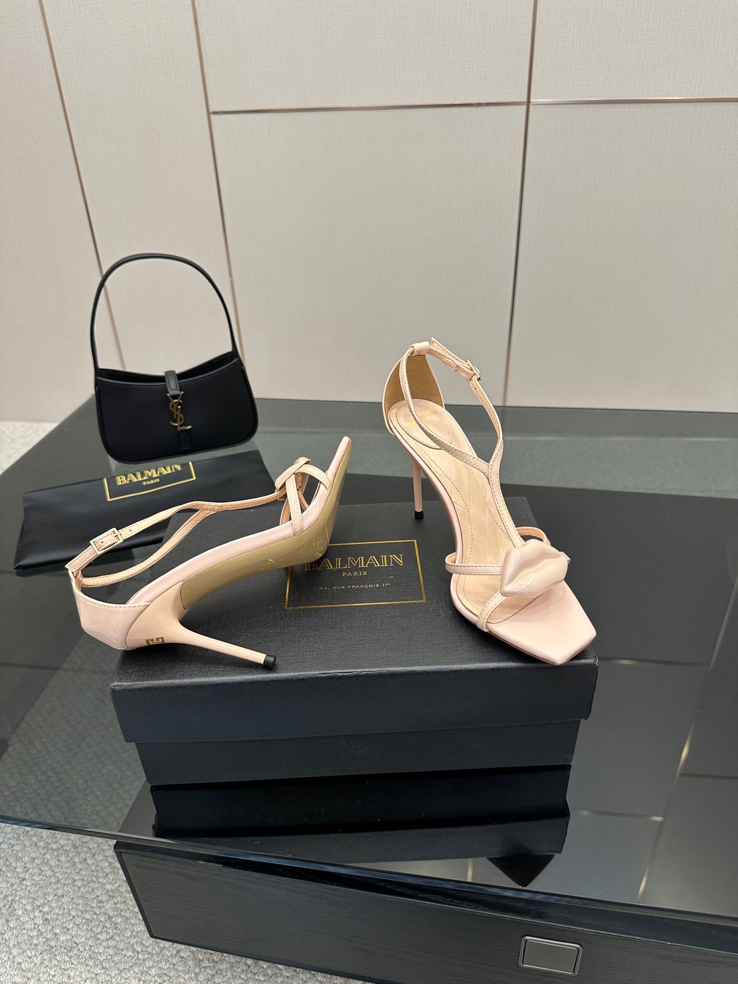 BALMAIN 25S LIPS SANDALS 10 IN BLUSH BEIGE CALFSKIN