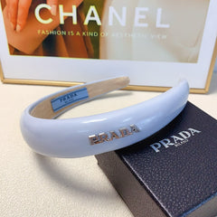 THICK HEADBAND IN SKY BLUE GLOSSY CALFSKIN 278255