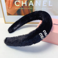 HEAD BAND IN BLACK RABBIT FUR