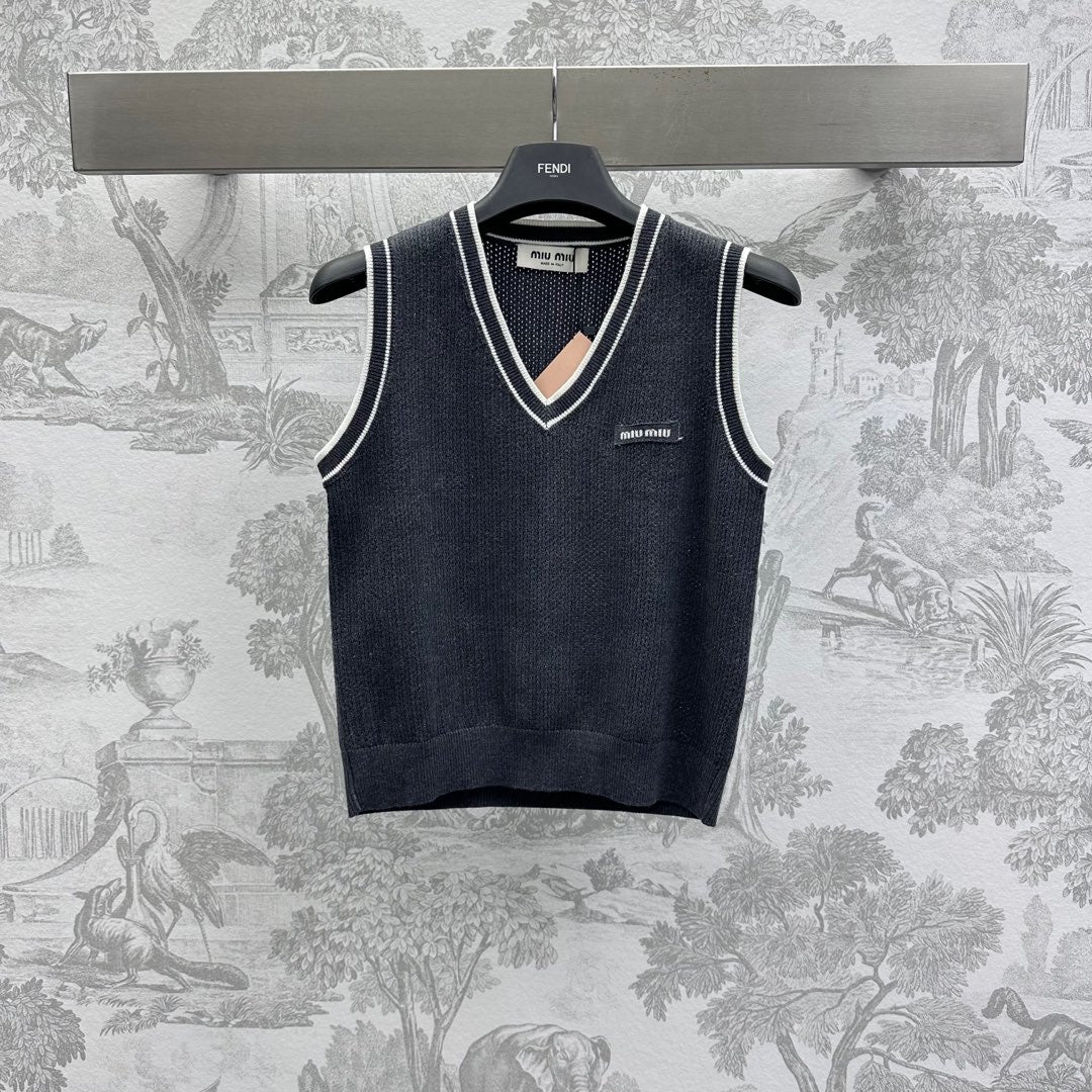 Miu 25 V- Gile Black Wool 232006