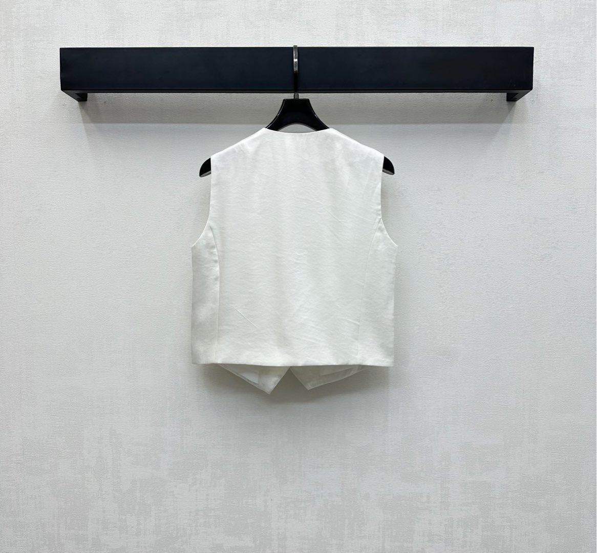 CHANEL SLEEVELESS BUTTONED BLAZER 274758