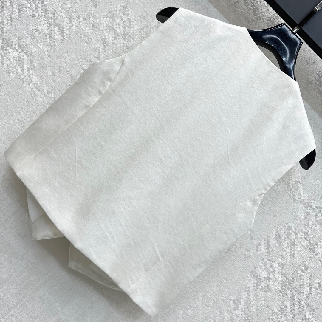 CHANEL SLEEVELESS BUTTONED BLAZER 274758