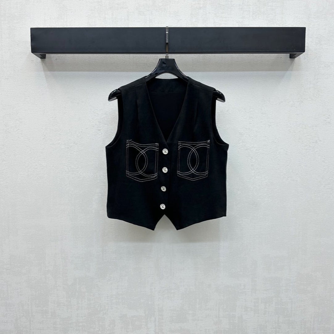 CHANEL SLEEVELESS BUTTONED BLAZER 274755