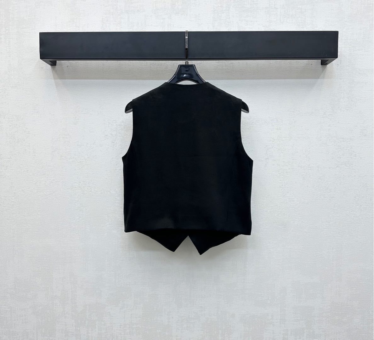 CHANEL SLEEVELESS BUTTONED BLAZER 274755