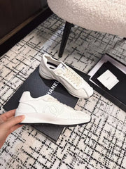 CLASSIC SNEAKERS IN WHITE SHEEPSKIN