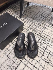 THICK-SOLED THONG SLIPPERS IN BLACK CALFSKIN