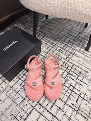 THICK-SOLED THONG SANDAL IN BRIGHT PINK LAMBSKIN