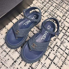 THICK-SOLED THONG SANDAL IN NAVY BLUE DENIM