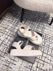 THICK-SOLED THONG SANDAL IN WHITE CREAM LAMBSKIN