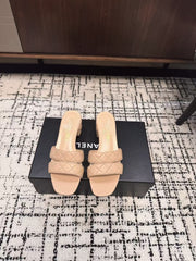 MID HEEL MULES IN MACAROON BEIGE SHEEPSKIN