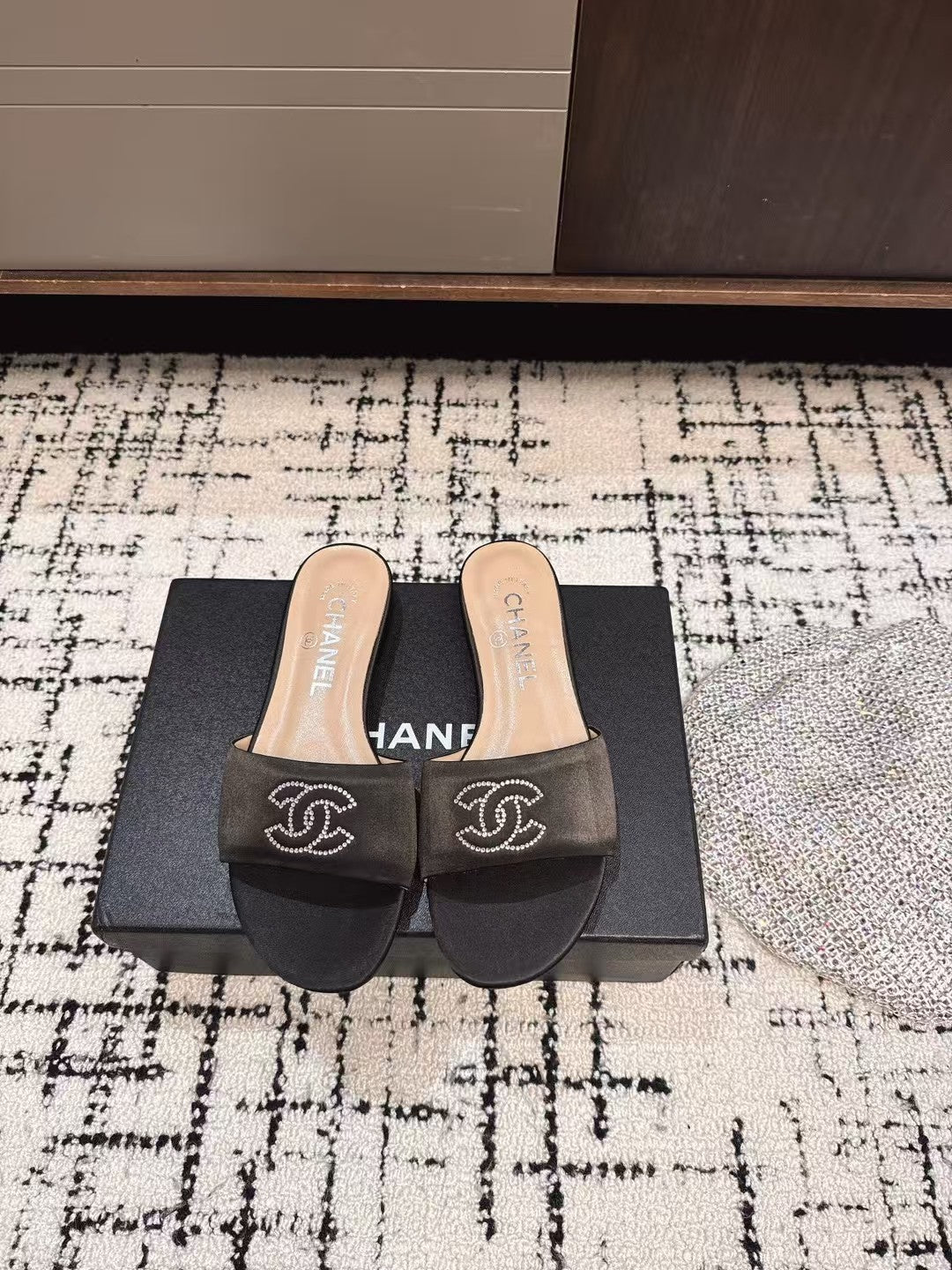 SLIPPERS IN BLACK SATIN MIX CALFSKIN