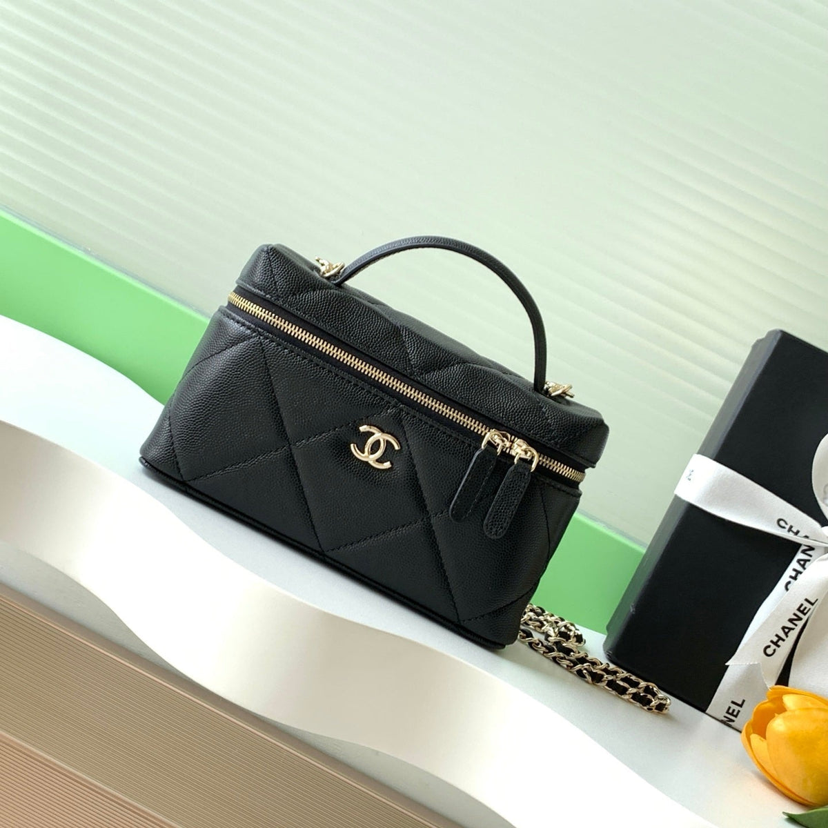 CHANEL 25S VANITY BAG 19.5 CM IN BLACK LAMBSKIN